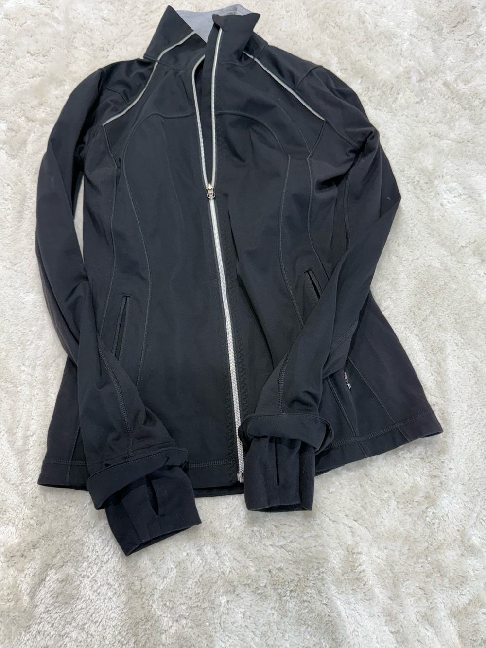 Lululemon Run Black Stay on Course Jacket with sleeve thumb holes  6 - Picture 6 of 6